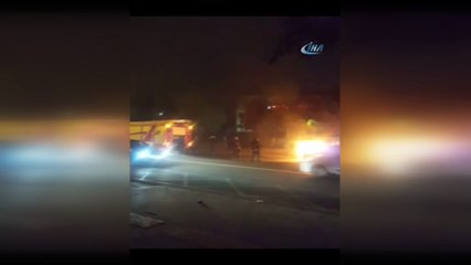 Park halindeki otomobil alev topuna döndü