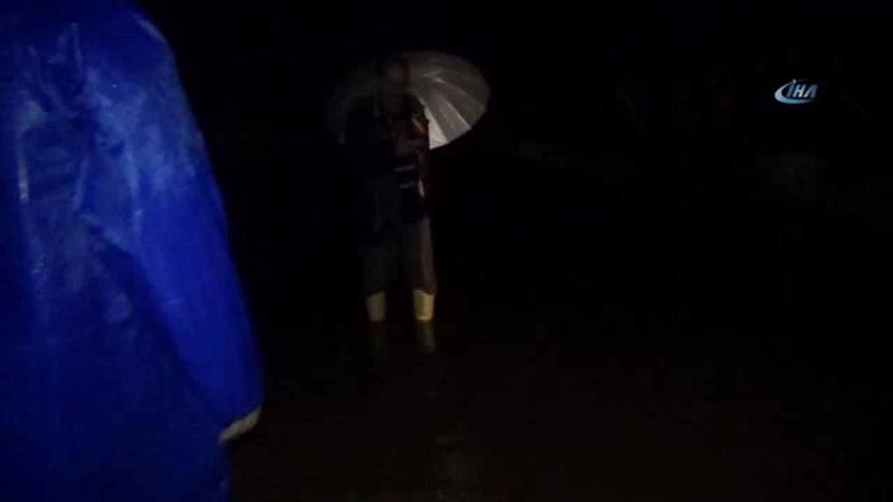 Şiddetli Yağış Tarım Arazileri ve Seralara Zarar Verdi