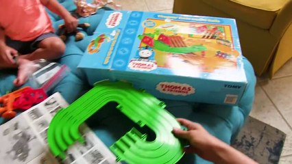 RARE THOMAS TRAIN TOMY! Thomas Train Race on the Rails Playset _ Fun Toy Trains for Kids & Ch