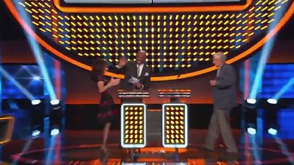 Robin McGraw Embarrasses Dr. Phil | Celebrity Family Feud