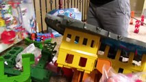 Thomas and Friends _ DOUBLE SUPER STATION WOAH! Thomas Train with Trackmaster _ Toy Trains