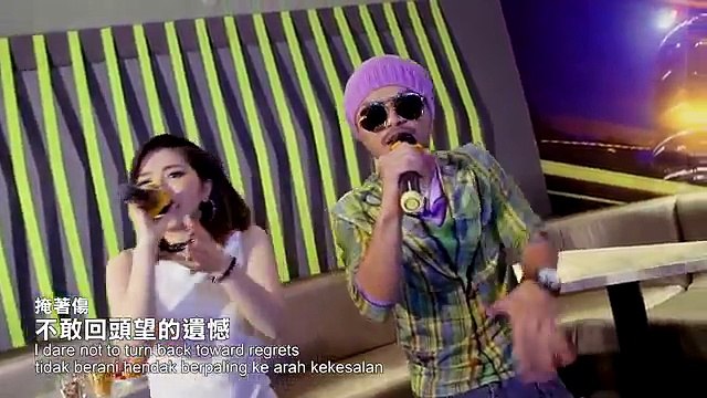 黃明志Namewee feat. 鄧紫棋 G.E.M.【漂向北方 Stranger In The North 】KTV Version 包廂版 - YouTube (360p)