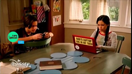 Atrapada en el medio | Atrapada sin tecnología | Español Latinoamericano | Vistazo