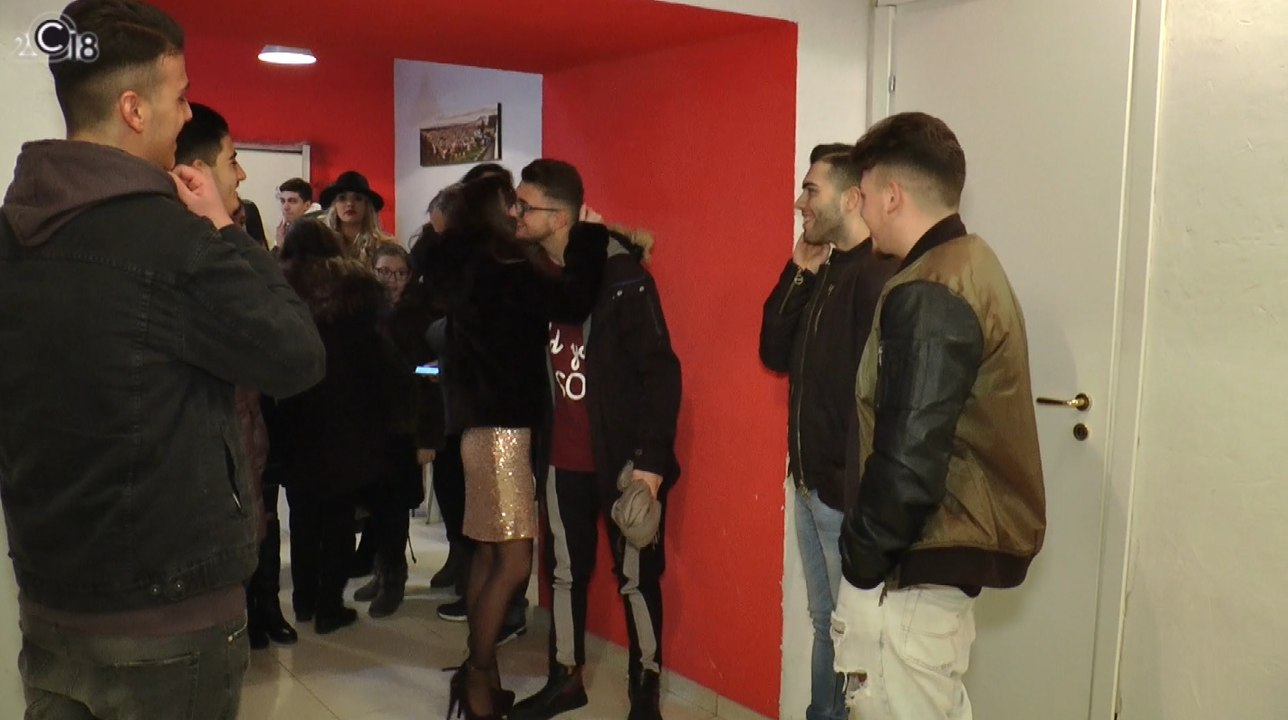 Portici (NA) - Anna Tarallo miss Spettacolo Winter Moda e TV, festa a sorpresa alla pizzeria Comes (20.12.17)