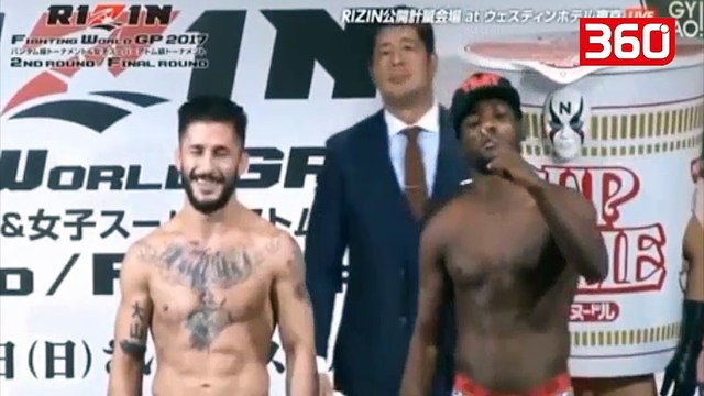 Boksieret nuk mund te prisnin deri sa te hynin ne ring, plas grushti gjate peshimit te tyre (360video)