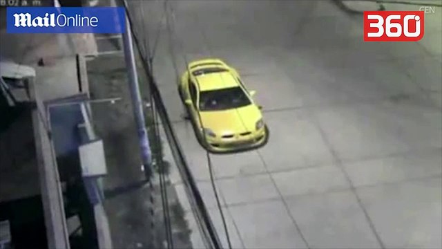 Kamerat kapin fantazmen misterioze qe hipen siper makines (360video)