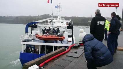 Ile-de-Sein. Les huitres sont arrivées à bon port !