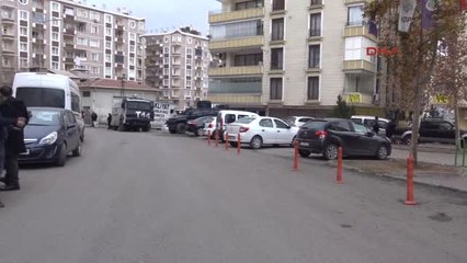 Diyarbakır'da Dbp Kongresindeki Pankartlara Polis İncelemesi