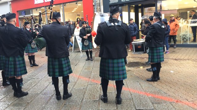 Le Pipe band anime les rues