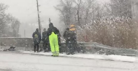 Multiple Car Crashes Reported on Snowy Highways Near Philadelphia