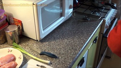Vaření bez luxusu - Kuřecí masíčko v sýrové omáčce
