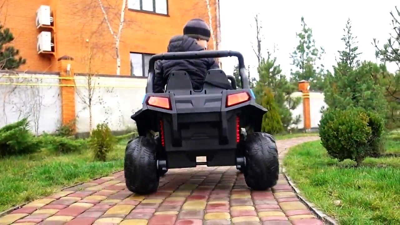 Funny cars video for kids Stuck in the sand Ride on Power Wheels 4wd Towing car Power Wheel