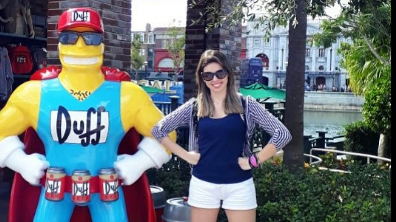 Óculos de sol Havaianas e tênis havaianas. Um look do dia na Universal Studios