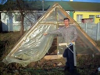 Очень просто сделать теплицу. Ещё и на круглый год. (Украина)