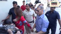 Akshay Kumar's GRAND Entry In New LOOK With Twinkle Khanna At Padman Song Aaj Se Teri Launch