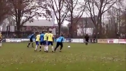 Bramkarz "wcale" nie wyszedł przed linię bramkową