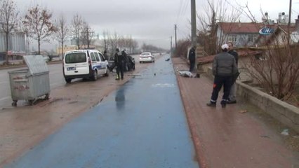 Kontrolden Çıkan Otomobil Beton Direğe Çapması Sonucu Hayatını Kaybeden Kişi Sayısı 2'ye Yükseldi