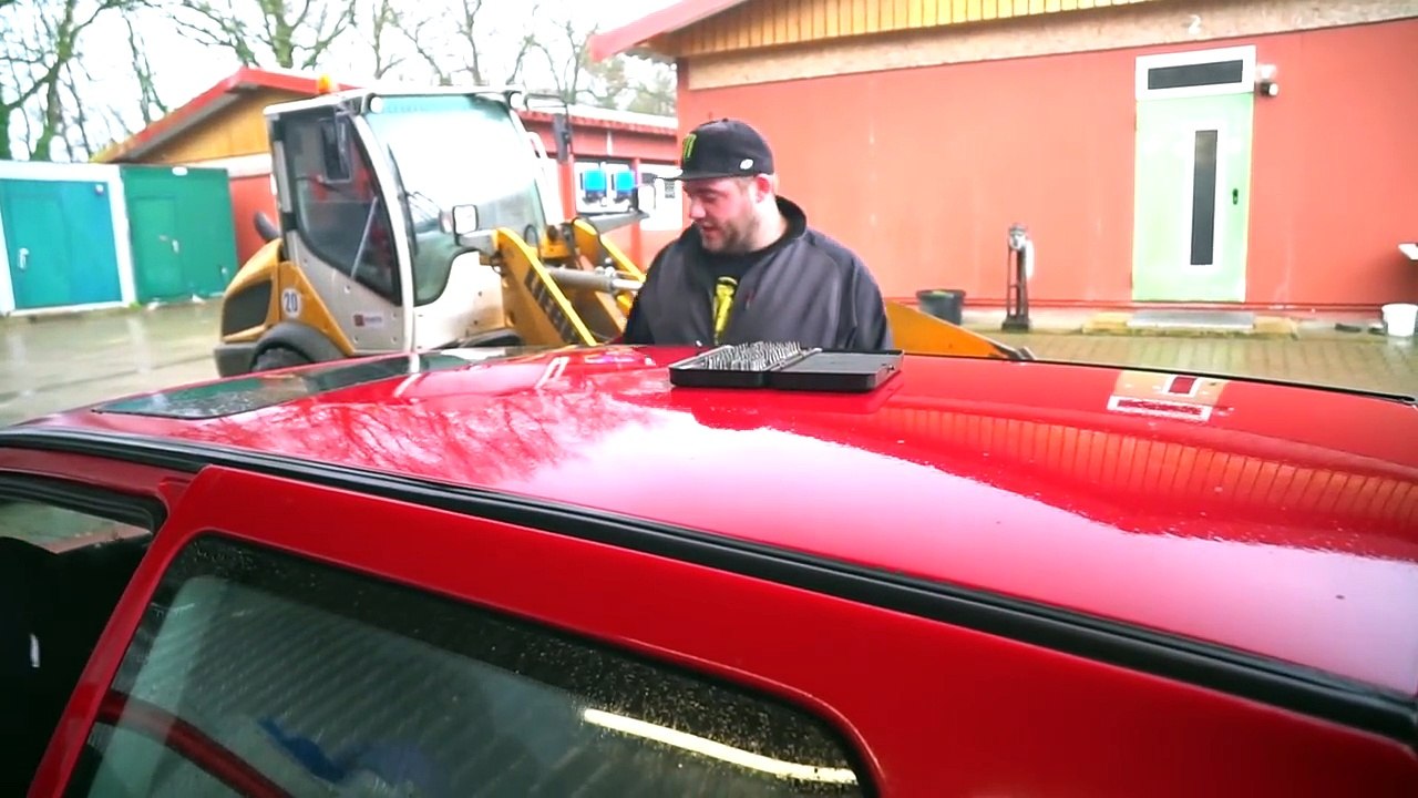 Aus 2 mach 1 + Bus brennt fast ab! | Dumm Tüch