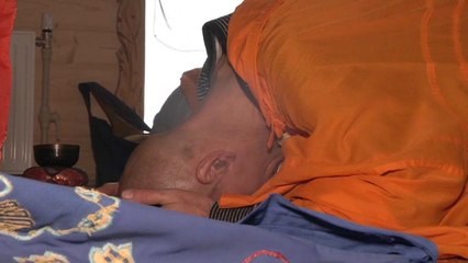 بوذيو أوكرانيا يبحثون عن مأوى جديد في قرية أرثوذكسية صغيرة