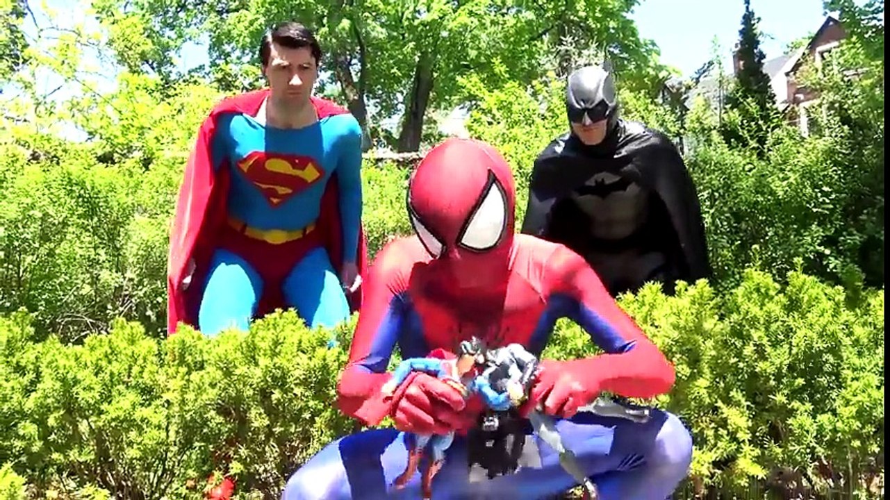 SPIDER-MAN vs SUPERMAN BATMAN WONDER WOMAN - Toy Battle! Real Life Superhero Movie - TheSeanWardShow | Superheroes | Spiderman | Superman | Frozen Elsa | Joker