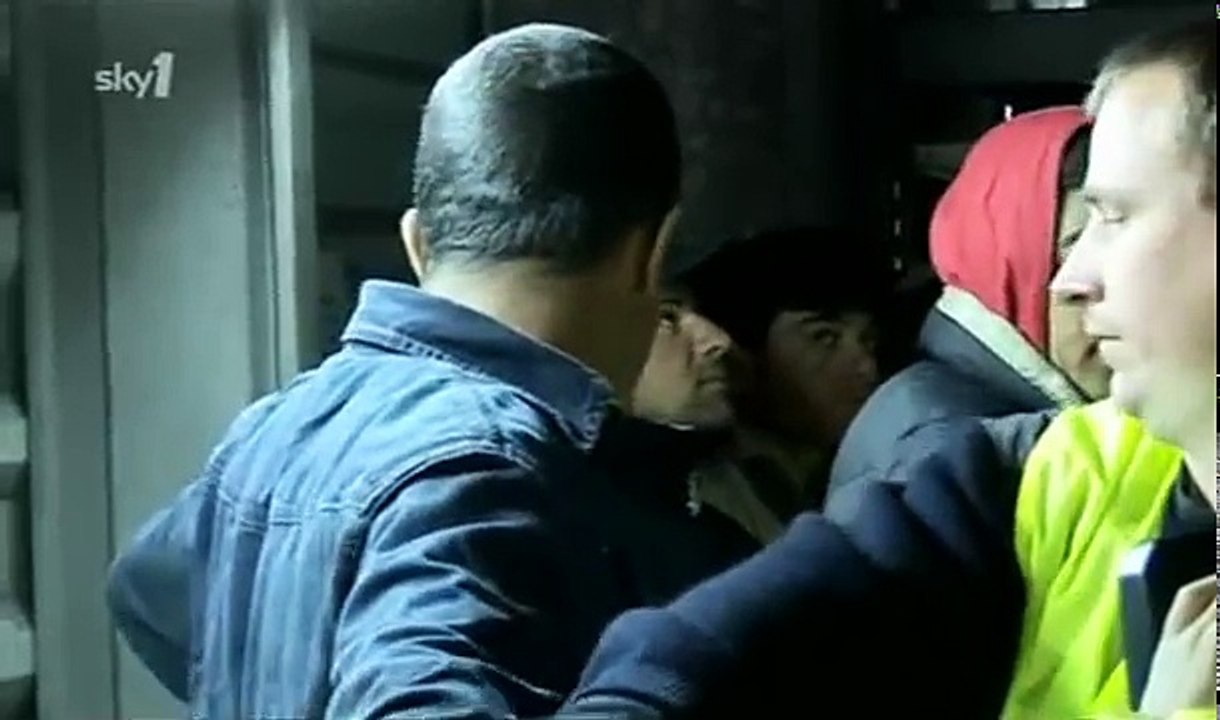 UK Border Force S01E07