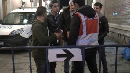 İstiklal Caddesi'nde İğne Atsan Yere Düşmeyecek Durumda