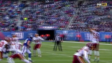 Eli slings pass between defenders to Hunter Sharp for 16-yard TD