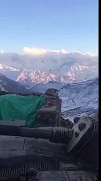 Dağların zirvesinde Kara Şahin'den alçak uçuş...