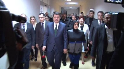 Vali Şahin'den 2018'in İlk Bebeğine Altın