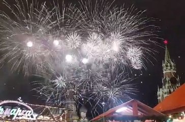 Revelers Ring in New Year in Moscow's Red Square