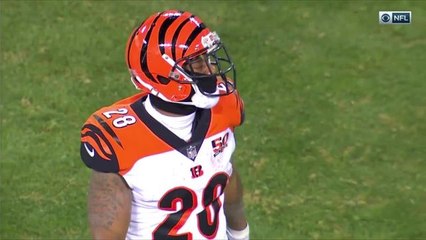 C.J. Mosley hunts down Joe Mixon to force fumble