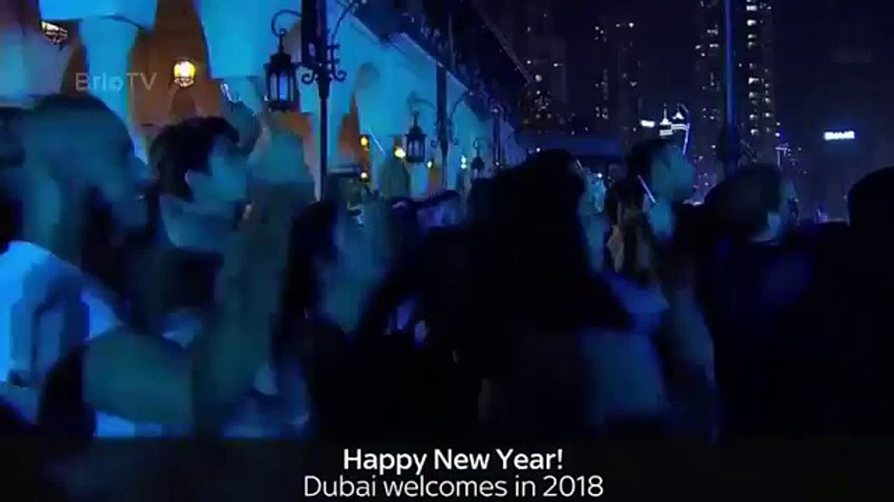 Dubai New Year's Eve 2018 - Light Show From Burj Khalifa #showTime