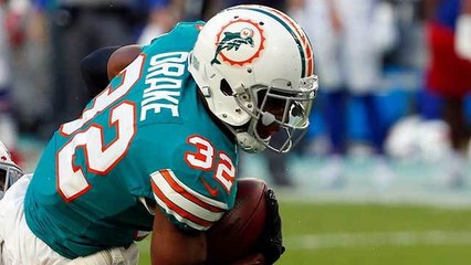 Kenyan Drake pops outside for a huge 32-yard gain