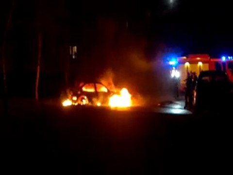 Deux voitures en feu rue Schulmeister (Meinau) à Strasbourg