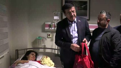 Bakan Zeybekci, yeni yılın ilk bebeklerini ziyaret etti - DENİZLİ