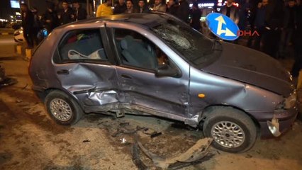 Karabük - Kavşakta 2 Otomobil Çarpıştı 3 Yaralı