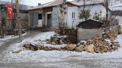 Şehit Kardeşi Anne ve Babasını Bıçaklayarak Ağır Yaraladı