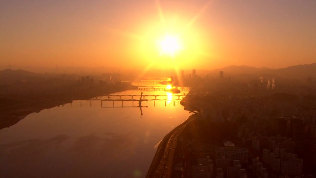 [영상] 힘찬 첫 출발...하늘에서 본 새해 첫날 / YTN