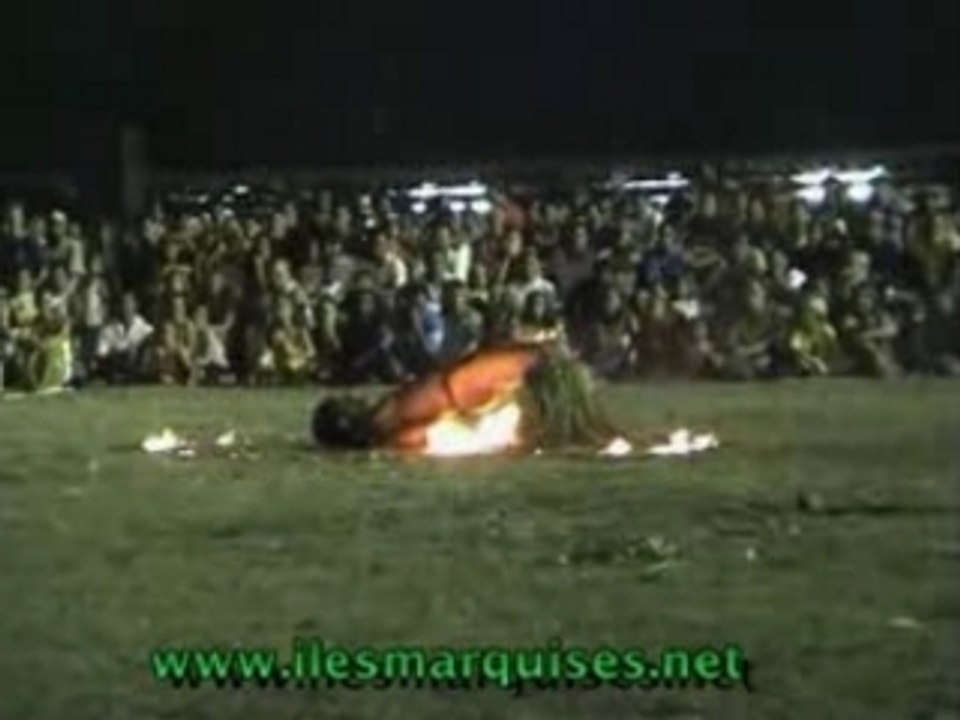 Une danse du feu à hiva oa 2003