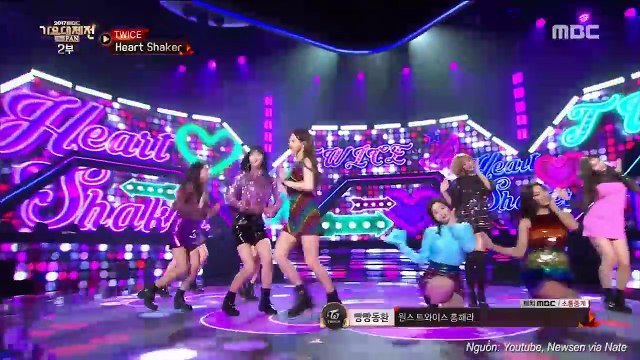 Netizen Hàn chỉ trích TWICE hát nhép ở MBC Gayo Daejun: Ít ra cũng phải diễn như đang hát thật chứ