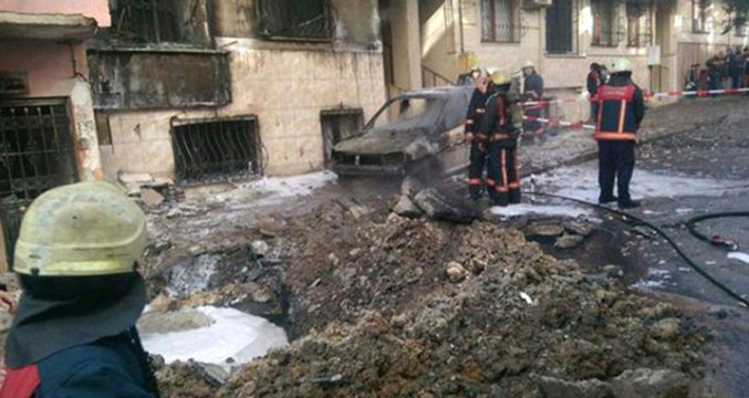 Küçükçekmece'de Faciadan Dönüldü! Doğalgaz Boru Hattı, Büyük Gürültüyle Patladı