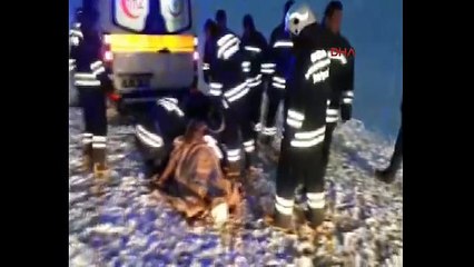 Erzurum"da yolcu otobüsü devrildi: 20 yaralı