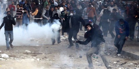 İran'da Askeri Üssü Ele Geçirmeye Çalışan Protestocular Püskürtüldü, Ölü Sayısı 12'ye Yükseldi