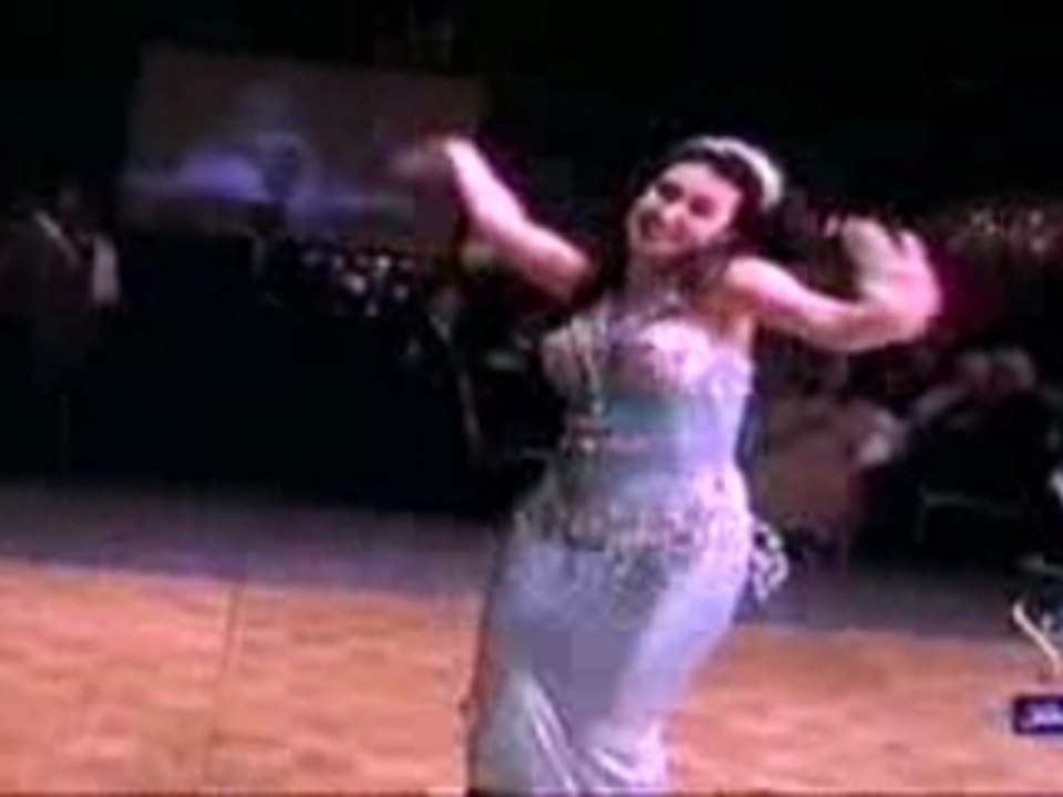 Danseuse orientale et solo de derbouka