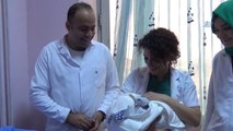 Hastane Yönetimi Hastanenin 2018'de Doğan İlk Bebeğini Ziyaret Etti