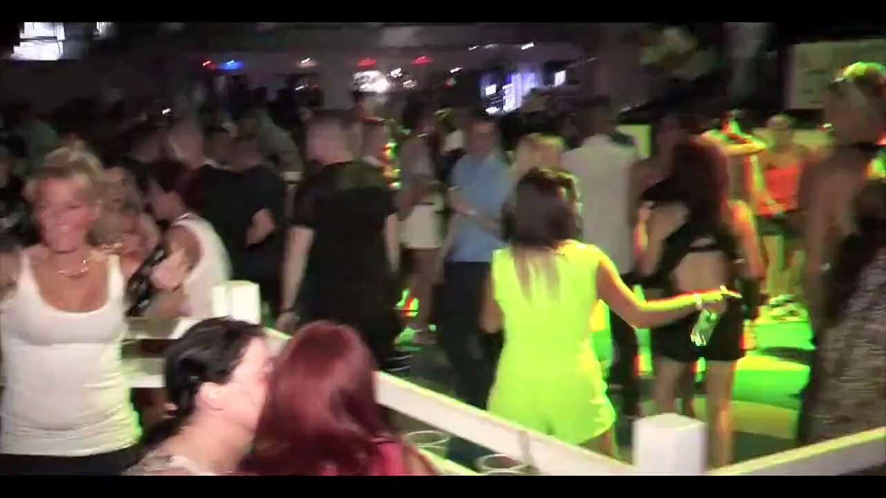 Voici la pire boite de nuit du monde... des gros beaufs partout