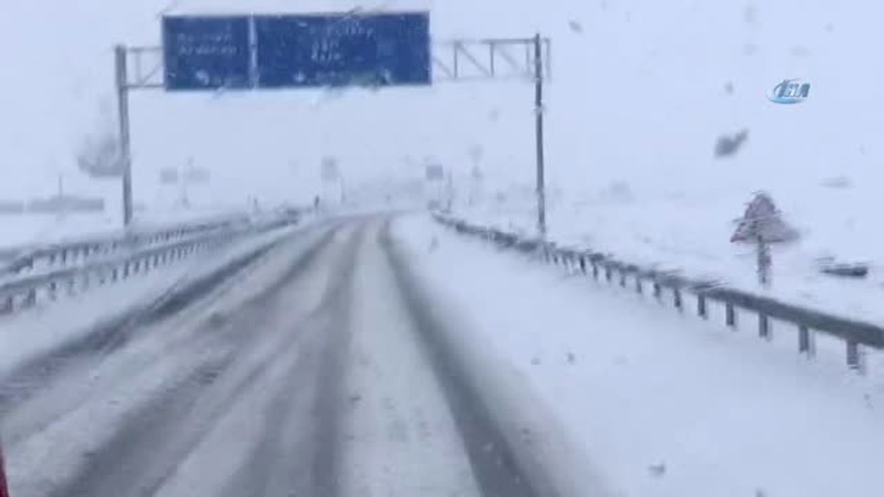 Kayan Tır Yan Yattı... Erzurum-Horasan Karayolu Ulaşıma Kapandı