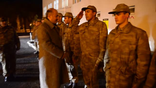 Erzurum Validen Yılbaşında Görev Yapan Asker ve Polislere Baklava
