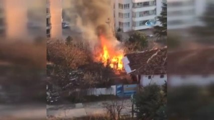 Başkent'te Kömürlük Yangını Korkuttu