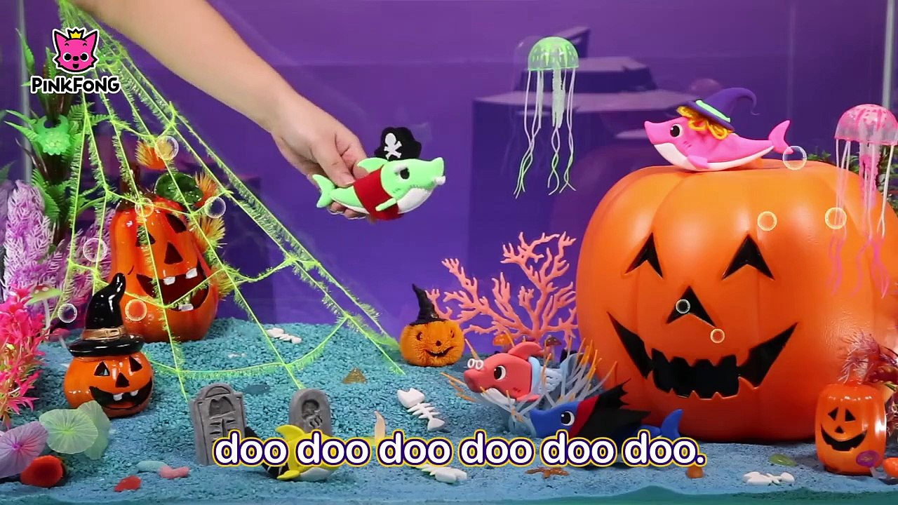 Halloween Baby Shark Compilation _ Baby Shark _ Halloween Song _ Pinkfong Songs for Children-D1